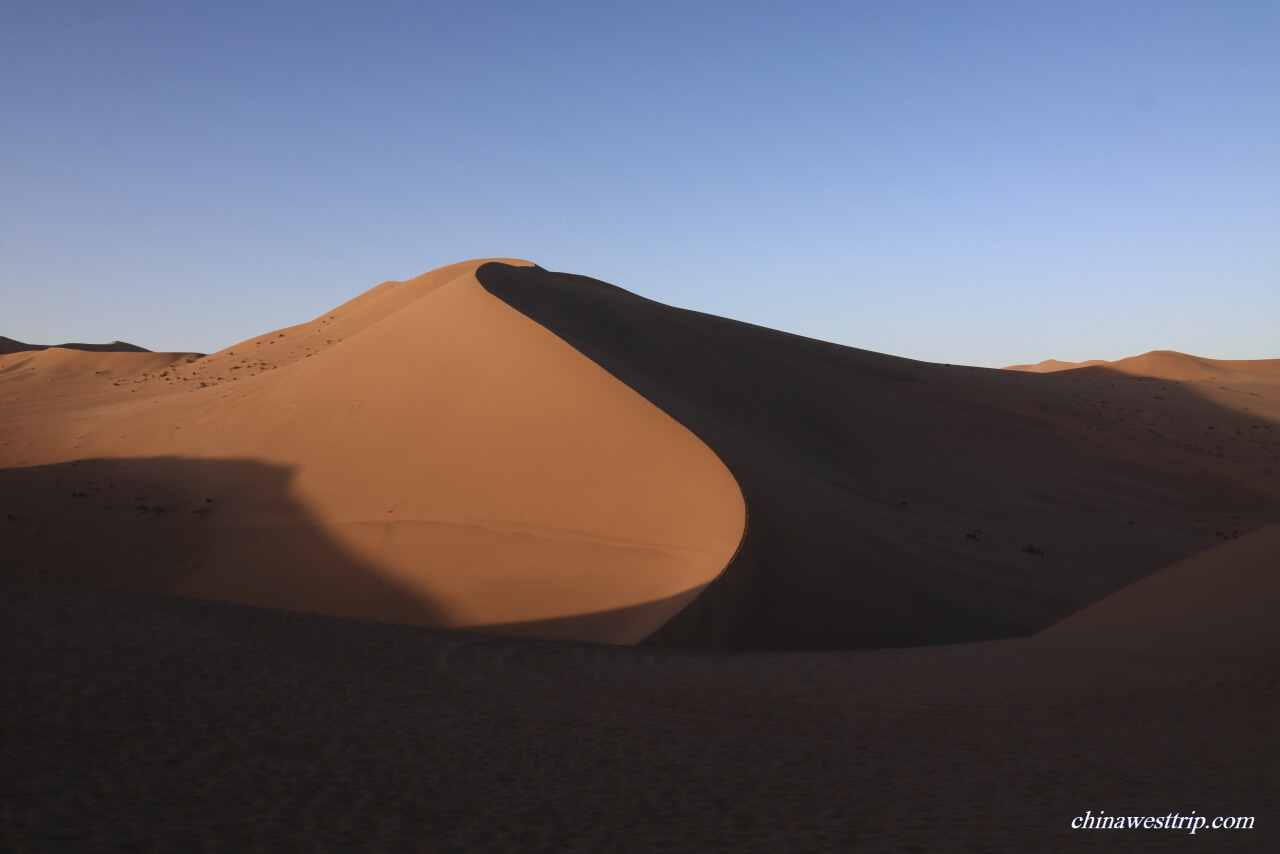 Dunhuang Echoing Sand Dunes