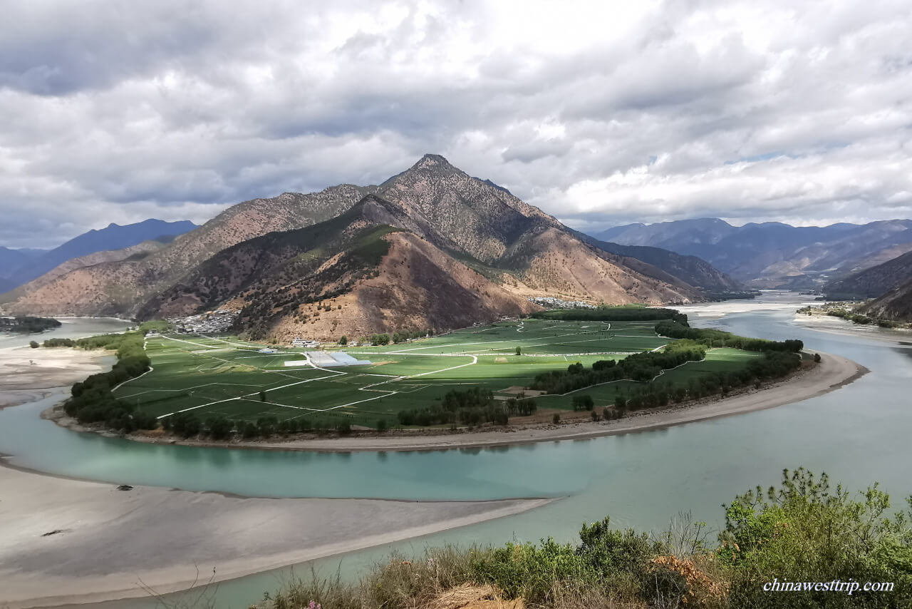 The Yangtze River's No.1 Bend