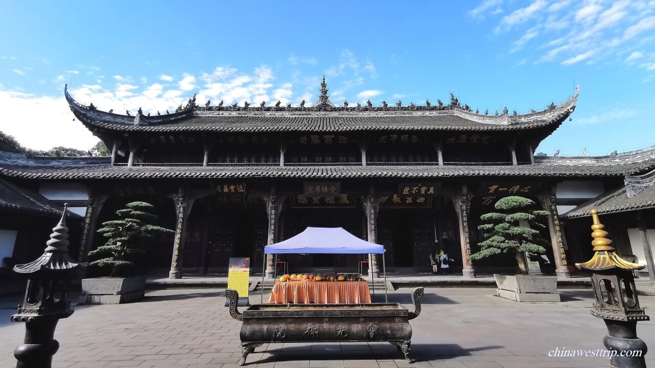 Baoguang Monastery002W.jpg
